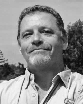 Portrait of author Jeff Lindsay