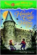 Haunted Castle on Hallow's Eve (Magic Tree House Series #30)